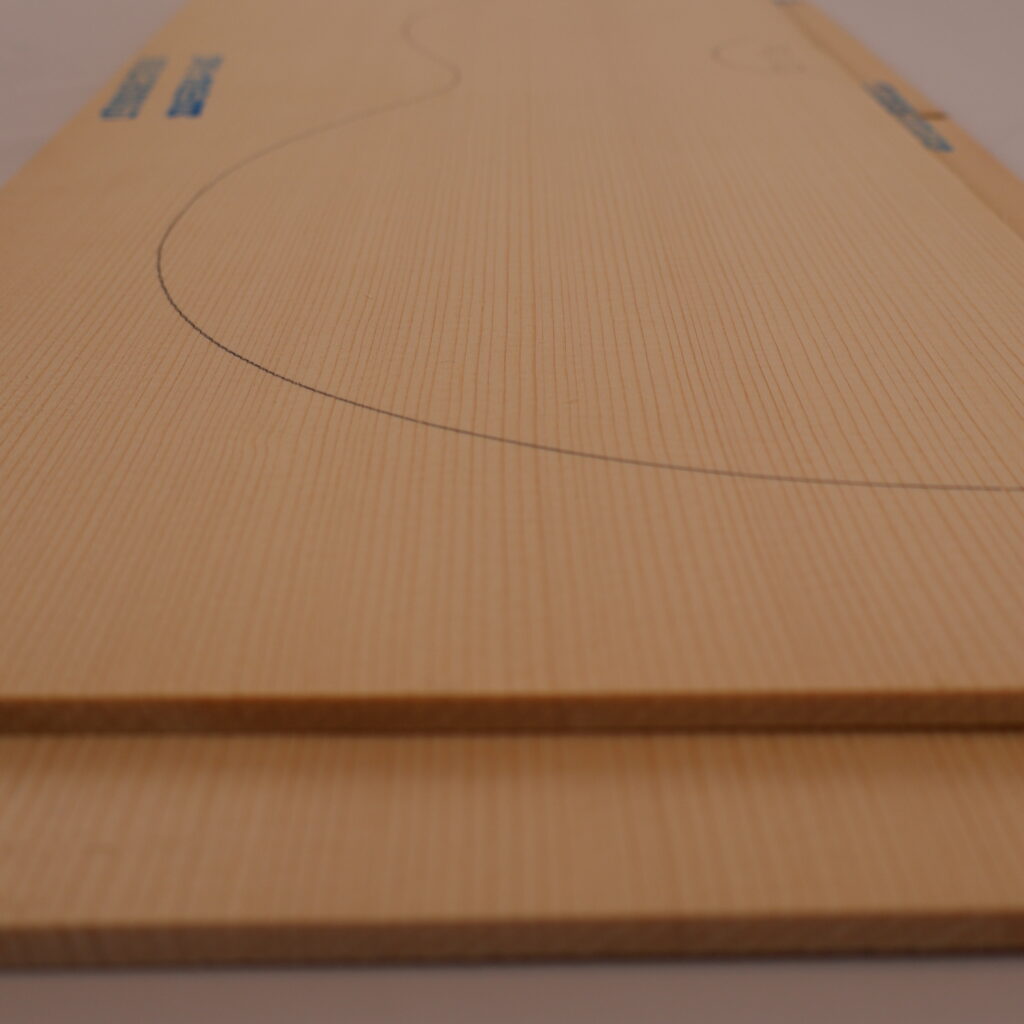 Table guitare jumbo épicéa 1A 23P51