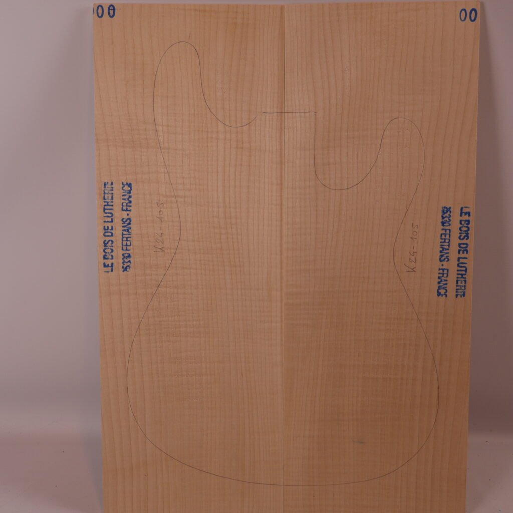 Table guitare électrique érable ondé 1A – 4 mm K24-105