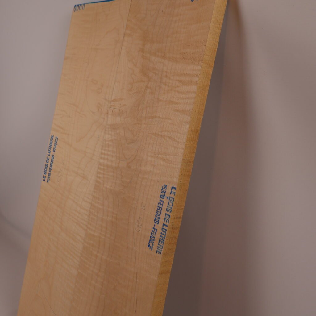 Table guitare électrique érable ondé 1S – 20 mm G21-6